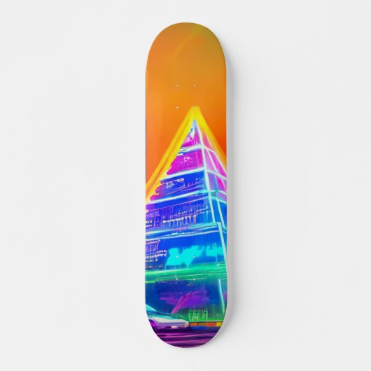 Neon Futuristic hologram Pyramide in Moderne Stad Skateboard (Voorkant)