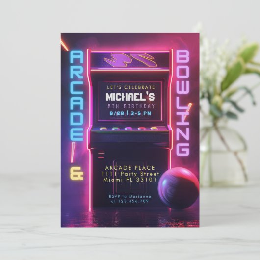 Neon Glow Arcade and Bowling Birthday Party Kaart (Staand voorkant)