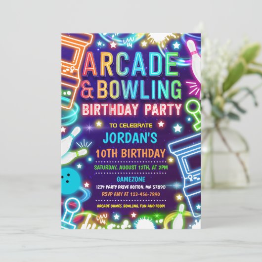 Neon Glow Arcade and Bowling Birthday Party Kaart (Staand voorkant)