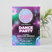Neon Glow Dance Party Anniversaire Invitation (Debout devant)