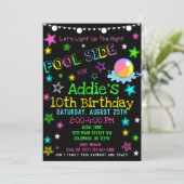 Neon Glow dans l'obscurité Invitation de la fête d (Debout devant)