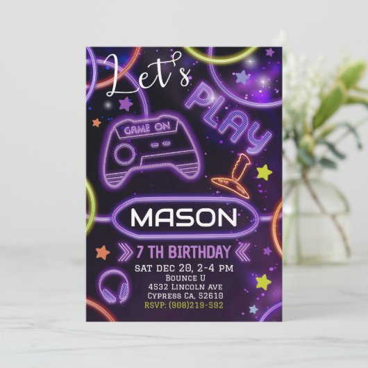 Neon Glow Gaming Invitation Anniversaire (Debout devant)