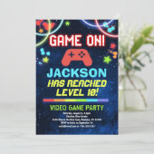 Neon Glow Video Jeu Anniversaire Fête Invitation (Debout devant)