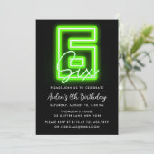 Neon Green 6e anniversaire Invitation (Debout devant)