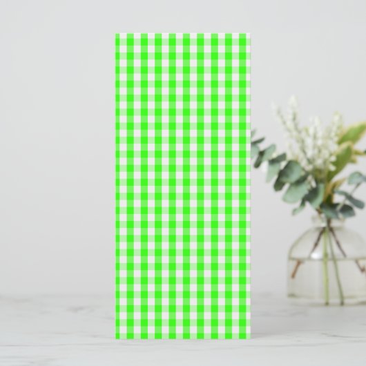 Neon Green Gingham Pattern van Shirley Taylor (Staand voorkant)