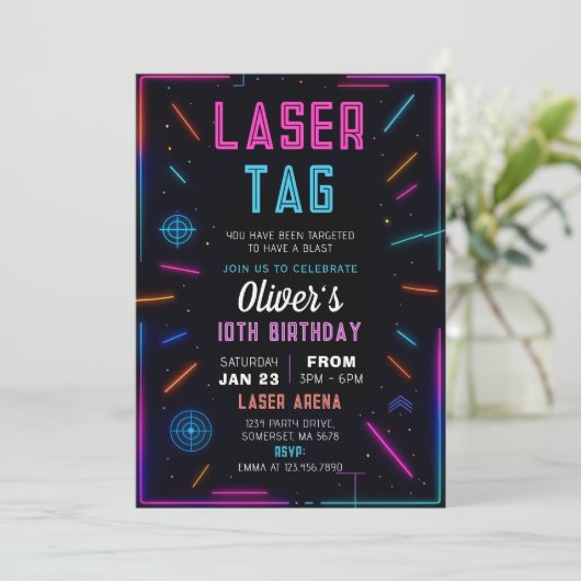 Neon Laser Tag Birthday Invitation (Debout devant)