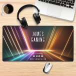 Neon Lights Jeu Gamer Médias sociaux Personnalisé<br><div class="desc">Neon Lights Gaming Gamer Médias sociaux Nom personnalisé Mat de bureau caractéristiques néon lumières avec votre nom, poignée de médias sociaux et icônes avec votre site Web ci-dessous. Un cadeau parfait pour les joueurs. Offrez un cadeau fabuleux fait sur mesure à la famille et aux amis pour l'anniversaire, Noël, vacances,...</div>
