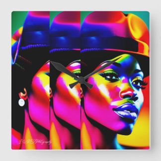 NEON MUSE: Elektrische Iridescentie Vierkante Klok