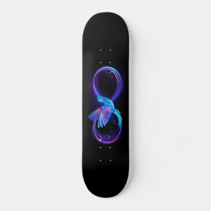 Neon oneindigheidssymbool met gloeiende kolibrie skateboard