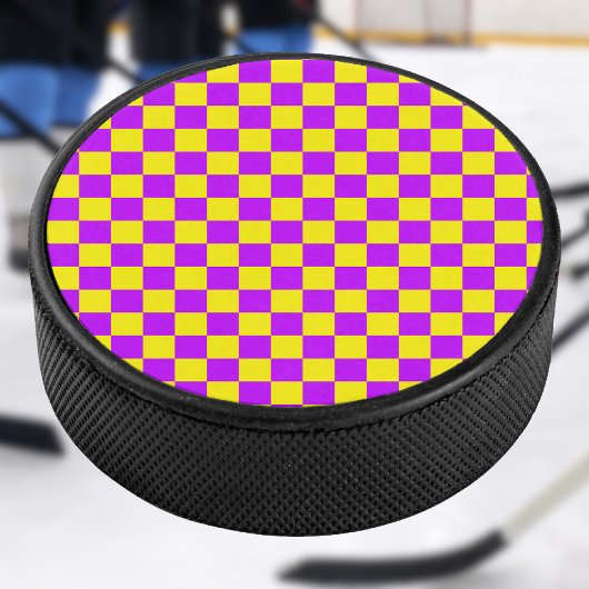 Neon Paarse Geel Geruite Checkerboard Hockey Puck