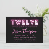 Neon Pink 12e anniversaire Invitation (Debout devant)