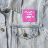 Neon pink en party badge button voor meisjes 's na (In situ)