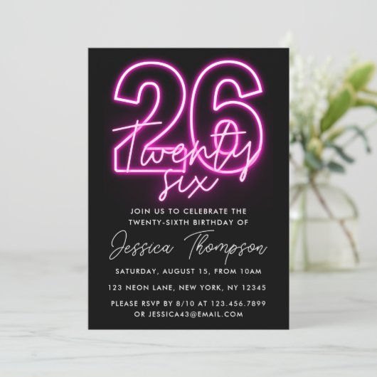 Neon Pink Invitation 26e anniversaire (Debout devant)