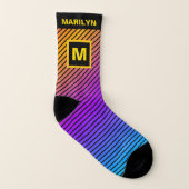 Neon Rainbow Gradient Stripes Naam en Monogram Sokken (Links binnenkant)