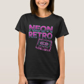 NEON RETRO – 80s Arcade Synthwave Cassette T-shirt (Voorkant)