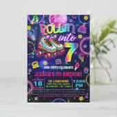 Neon Roller Skate 7e Invitation anniversaire (Debout devant)