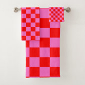 Neon Roze en Rood Geruite Checkerboard  Bad Handdoek (Insitu)