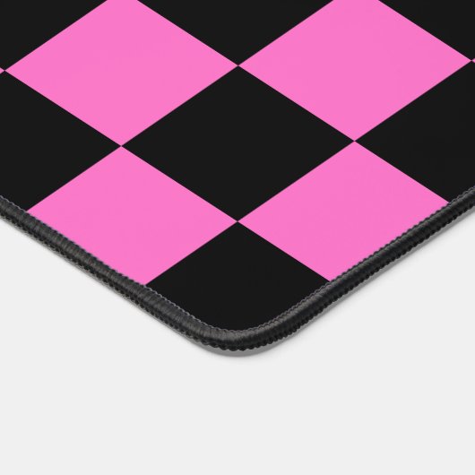 Neon Roze en Zwart Geruite Checkerboard  Bureaumat (Hoek)