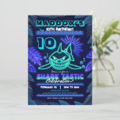 Neon Shark Party Invitation Sharktastic (Debout devant)