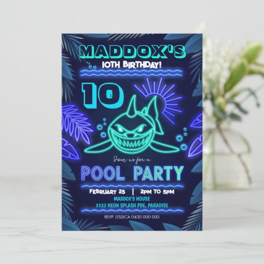 Neon Shark Pool Party Uitnodiging (Staand voorkant)
