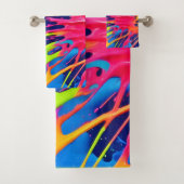 Neon Splatter: Abstracte levendige kunst Bad Handdoek (Insitu)
