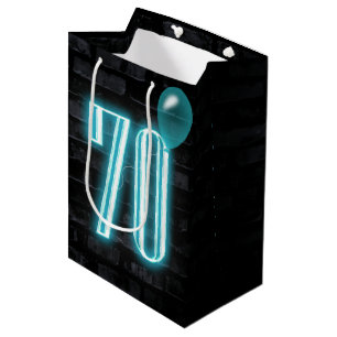 Neon Verjaardagsbord op Baksteen voor 70ste verjaa Medium Cadeauzakje