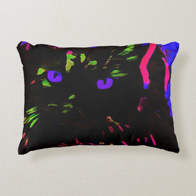 Neon zwarte kat met gloeiende ogen accent kussen (Voorkant)