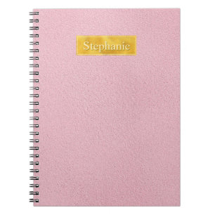 Nep roze leer textuur met gouden folie banner notitieboek