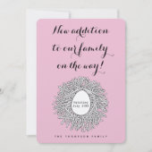 Nest Monogram Baby Girl Zwangerschap Aankondiging (Voorkant)