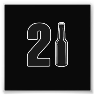 Net 21 bierflesjes gedraaid op 21ste verjaardag foto afdruk