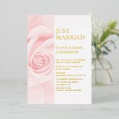 Net Getrouwd Gouden Tekst Roze Roos Trouwreceptie Folie Uitnodiging (Staand Voorkant)