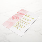 Net Getrouwd Gouden Tekst Roze Roos Trouwreceptie Folie Uitnodiging (Gedraaid)