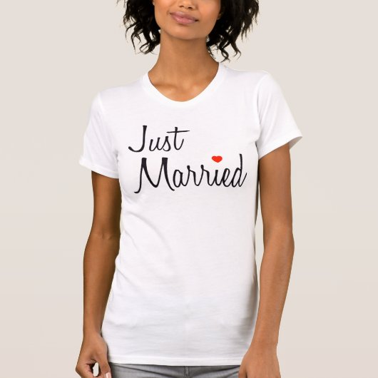 Net getrouwd (script met rood hart) t-shirt (Voorkant)