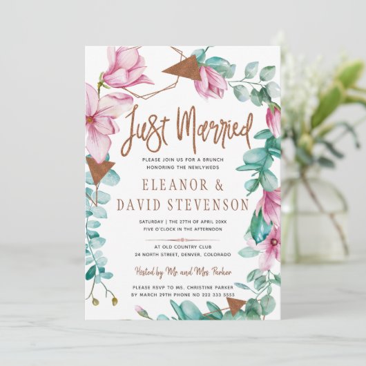 Net getrouwd typografie bloemenroze bruiloft brunc kaart (Staand voorkant)