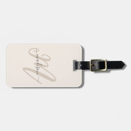Neutraal Beige Boho Script Monogram en Naam Bagagelabel (Voorkant horizontaal)