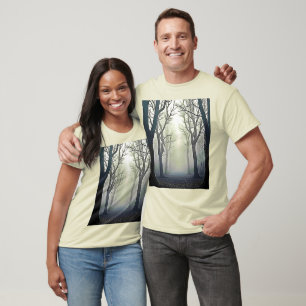 Nevelig Bospad: Griezellige Schoonheid T-shirt