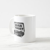 Never Forget Records Mug drôle (Devant gauche)