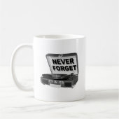 Never Forget Records Mug drôle (Gauche)