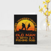 Never Underestimate An Old Man With A Fishing Rod  Kaart (Gele Bloem)