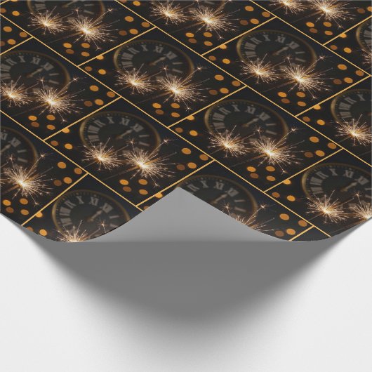 New Year Sparklers On a Midnight Clock Cadeaupapier (Hoek)