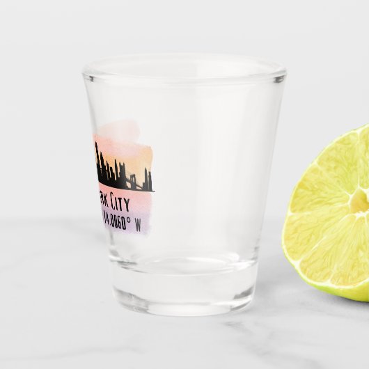New York City Skyline Latitude en Lengtegraad Shot Glas (Rechts)