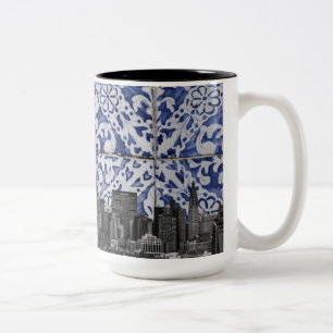 New York City Skyscrapers ontmoeten Portugese Tile Tweekleurige Koffiemok