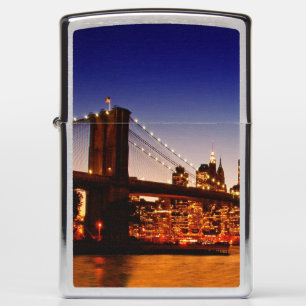 New York cityscape met brug over de rivier