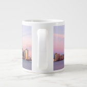 New York Evening Skyline Extra Grote Beker (Achterkant)