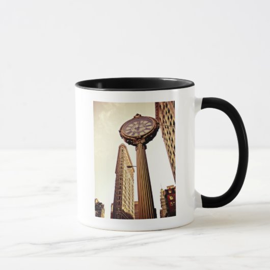 New York - Flatiron Building and Clock Mok (Rechts)