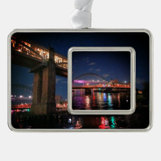 Newcastle bridges verzilverd kader ornament