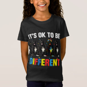 Newfie Het is oké om anders te zijn Funny Newf T-shirt