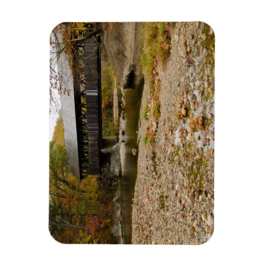 Newry Covered Bridge over river in autumn Magneet (Verticaal)