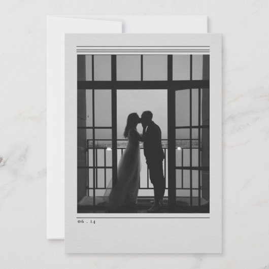 Newspaper-Style Wedding Invitation Kaart (Achterkant)