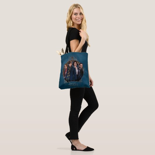 NEWT SCAMANDER™ en Company Art Nouveau Lijst Tote Bag (Op model)